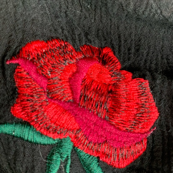 🌹EMBROIDERED ROSE HOBO BAG🌹 - Picture 3 of 11